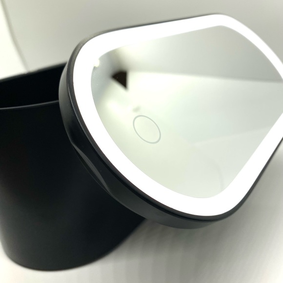 Buy One, Get One Free! New Makeup Case Organizer | Travel Box LED Mirror - Picture 7 of 8